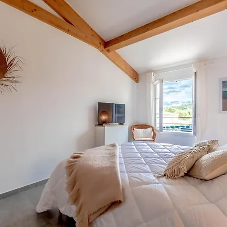 Largo L Pool & Beachside L Shellter Holiday home
