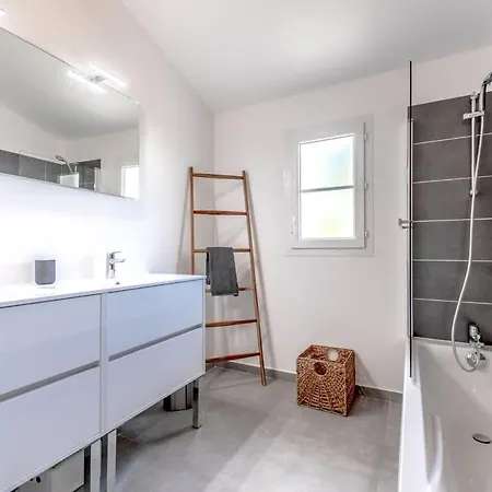 Holiday home Largo L Pool & Beachside L Shellter