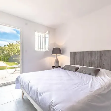 Largo L Pool & Beachside L Shellter Holiday home *