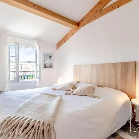 Largo L Pool & Beachside L Shellter Holiday home