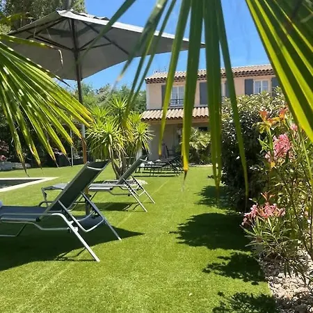 Holiday home Largo L Pool & Beachside L Shellter