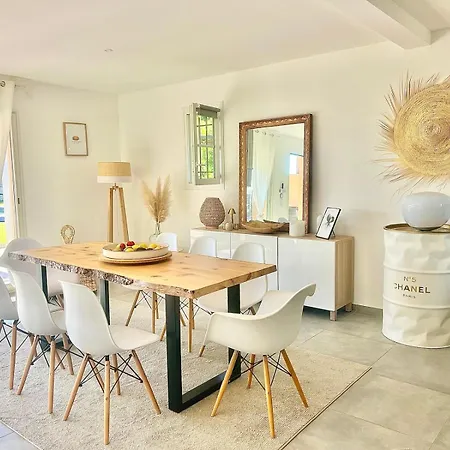 Largo L Pool & Beachside L Shellter Grimaud