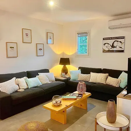 Largo L Pool & Beachside L Shellter Holiday home *